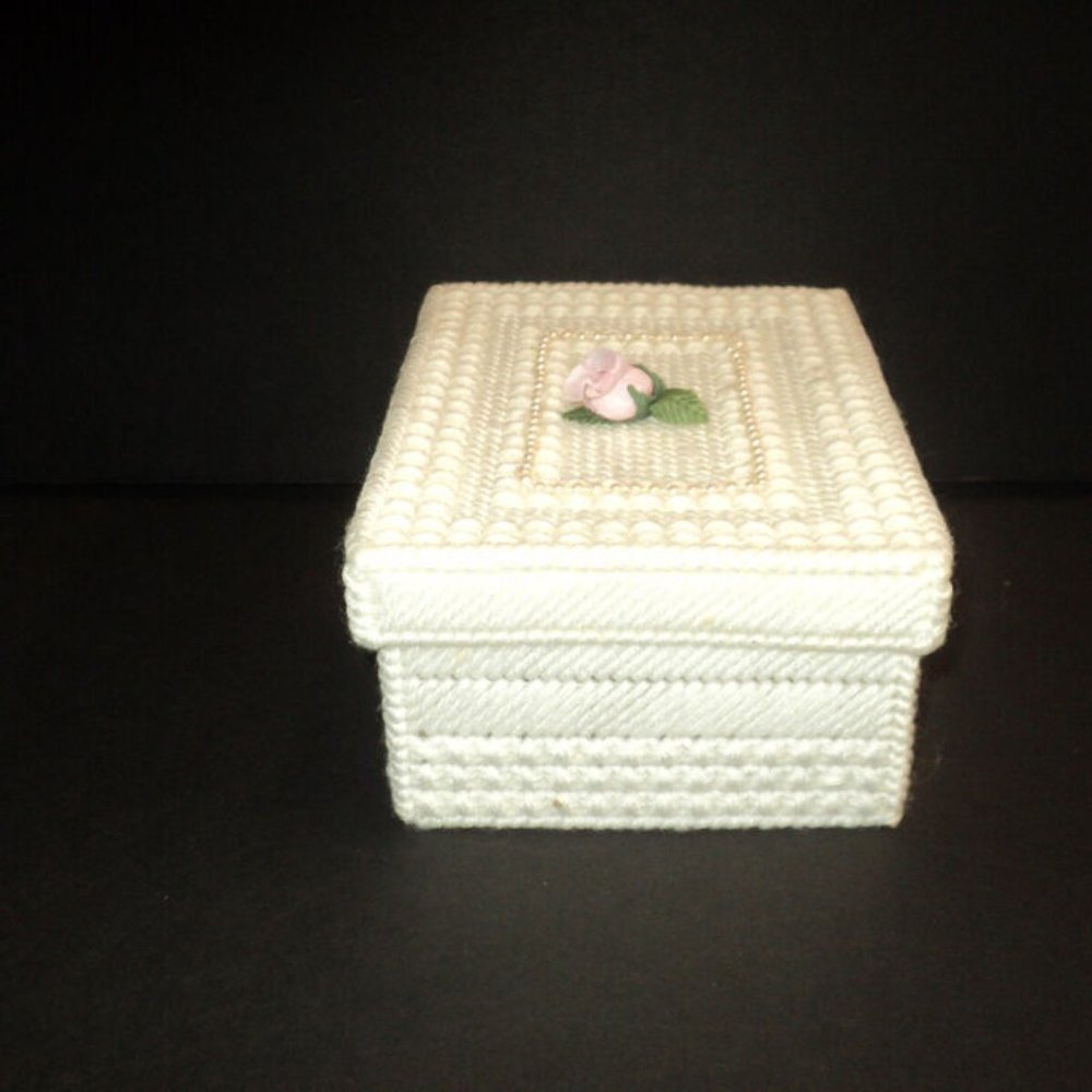 Handmade Trinket Box Needlepoint White Pink Rose w/ Dividers 6 1/4" x 4 3/4 x 3"